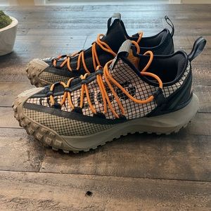 Nike ACG Mountain Fly Fossil